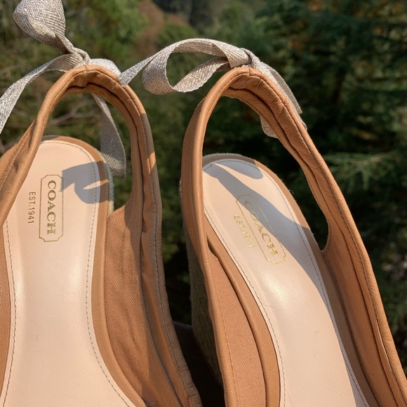 Coach Wedge - Picture 5 of 7